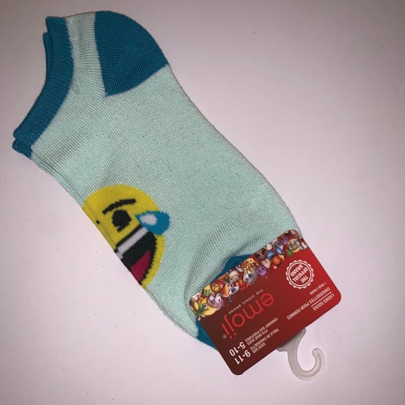 😊FREE😊 NWT EMOJI socks - 4 pk 1 price 🧦 - Picture 5 of 8